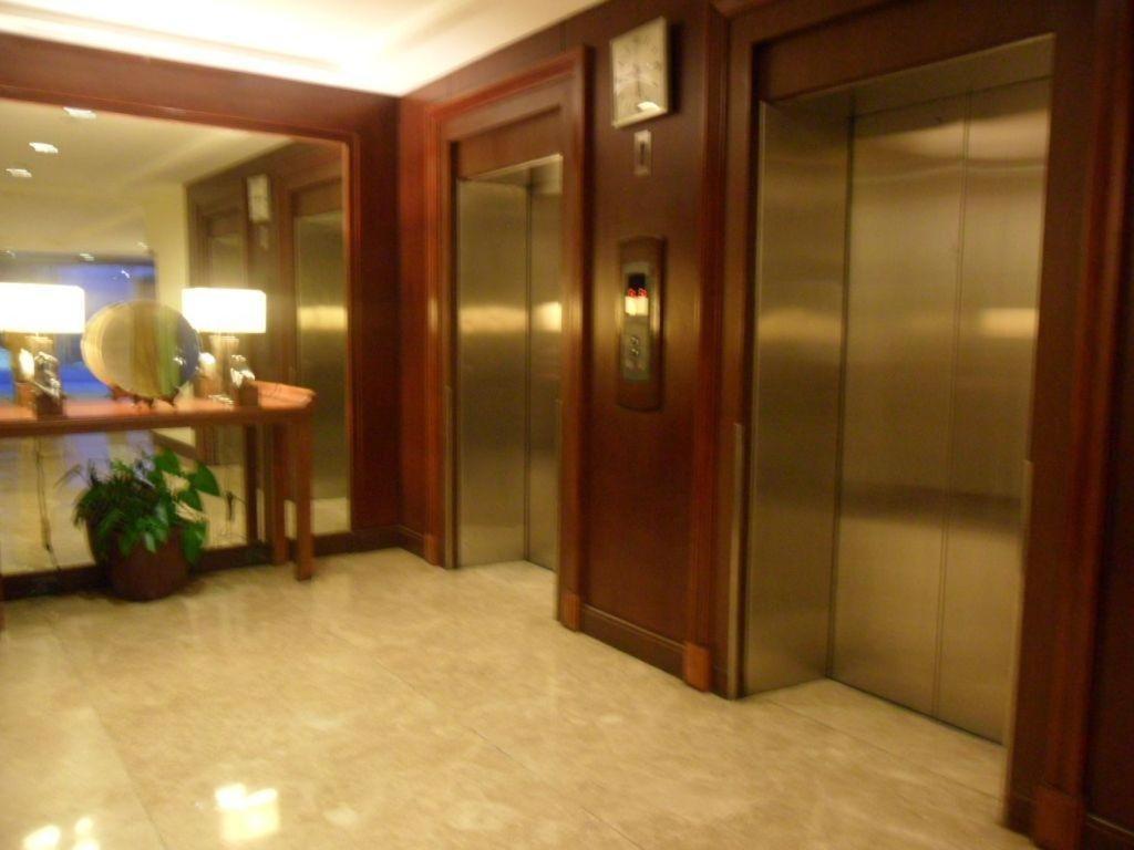 Amorsolo Mansion Hotel Манила Экстерьер фото